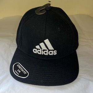 Men’s Adidas aeroready black and white baseball style cap, new